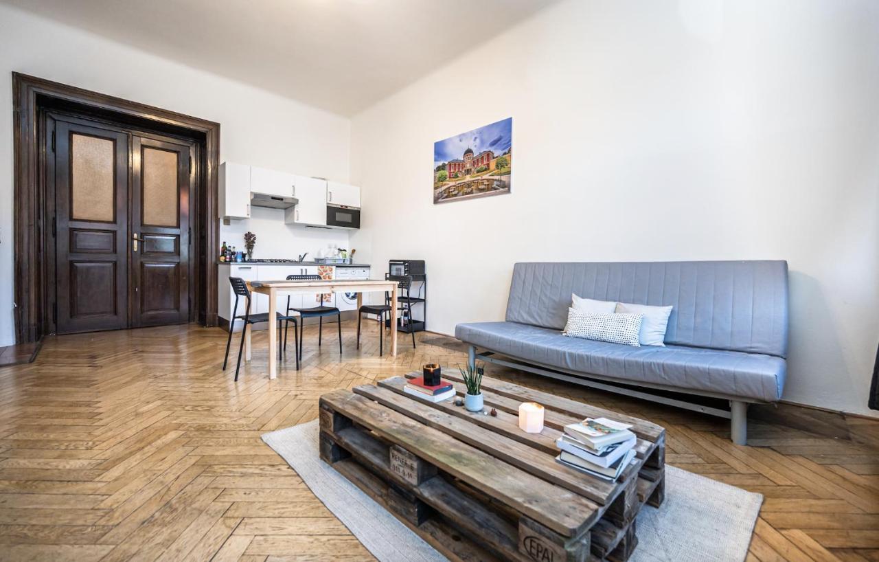 Legerova Apartments Praha Bagian luar foto