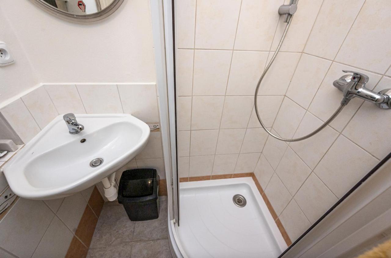 Legerova Apartments Praha Bagian luar foto