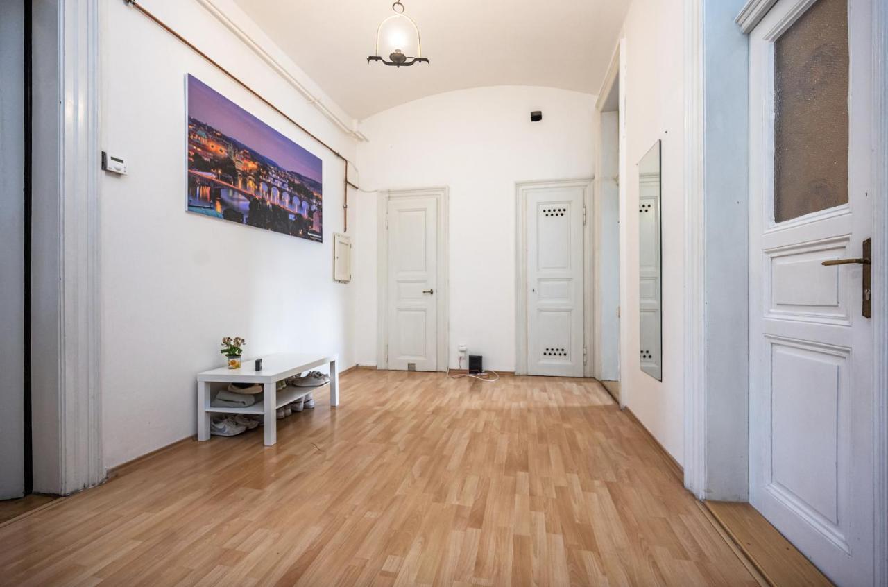 Legerova Apartments Praha Bagian luar foto