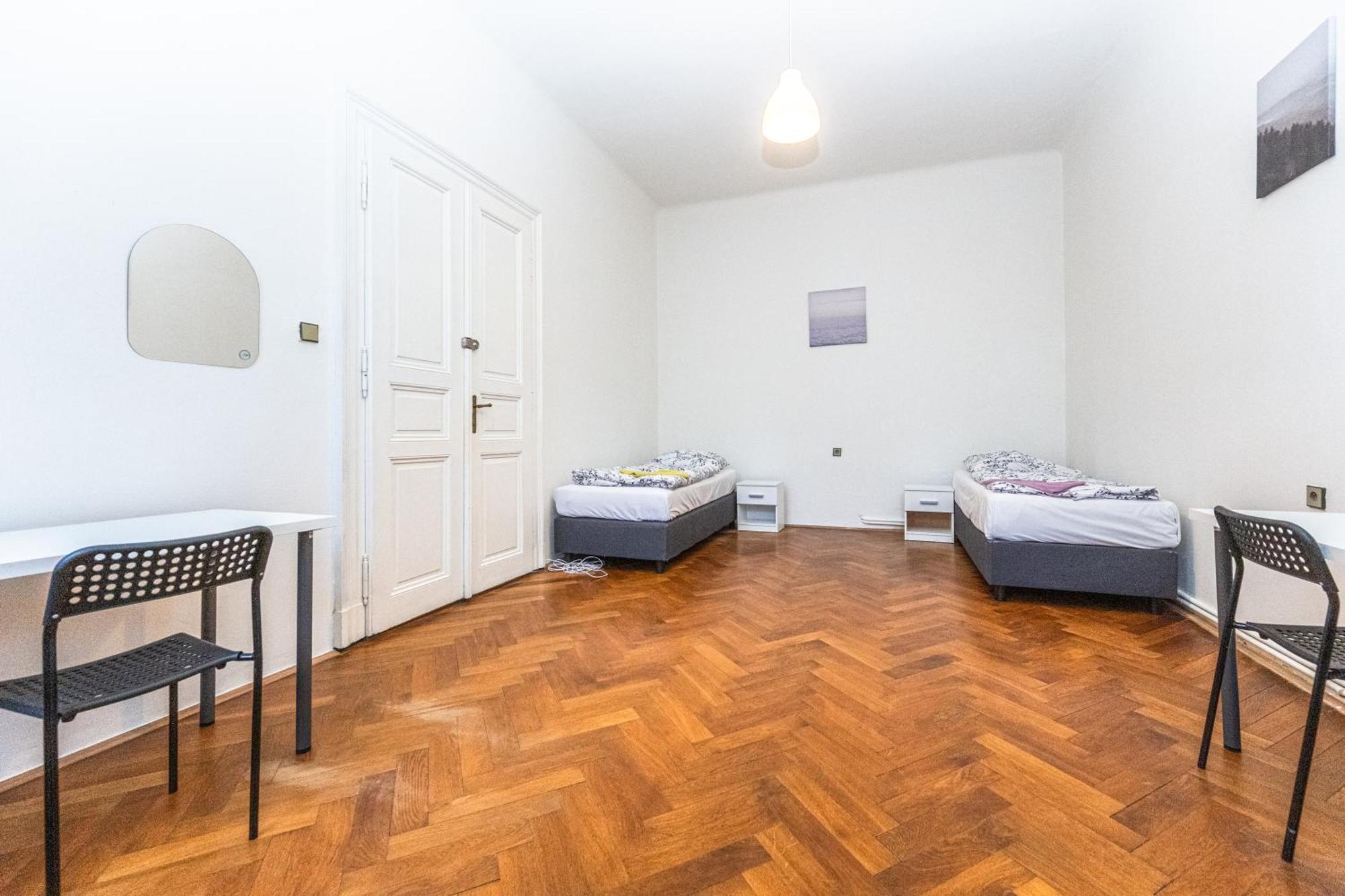 Legerova Apartments Praha Bagian luar foto
